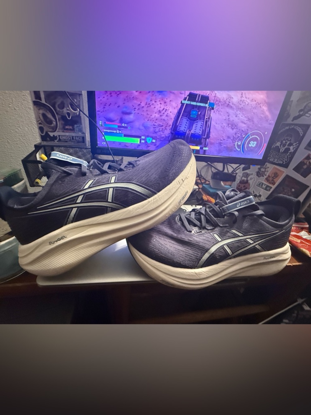 Asics Gel Nimbus 27  Size 10  Men's 1011B956